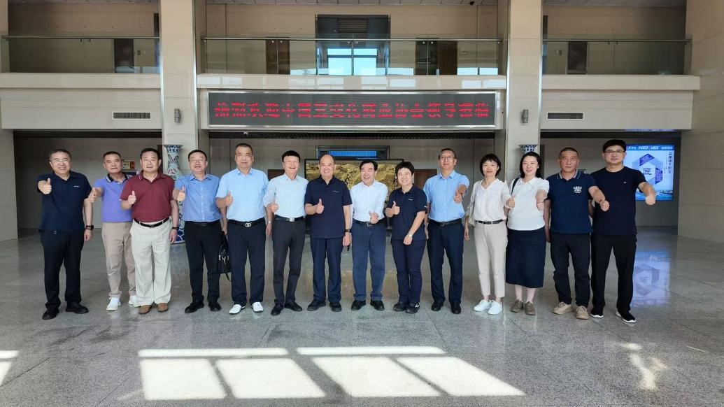 中国五金交电化工商业协会调研文登壹定发工具集团 盛赞其行业标杆作用